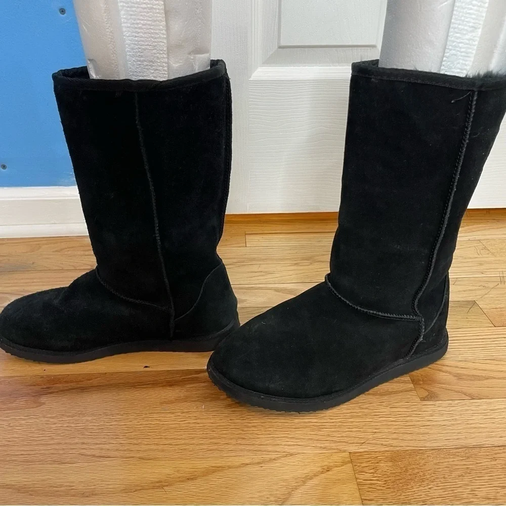 Old Navy black suede faux shearling boots size 8